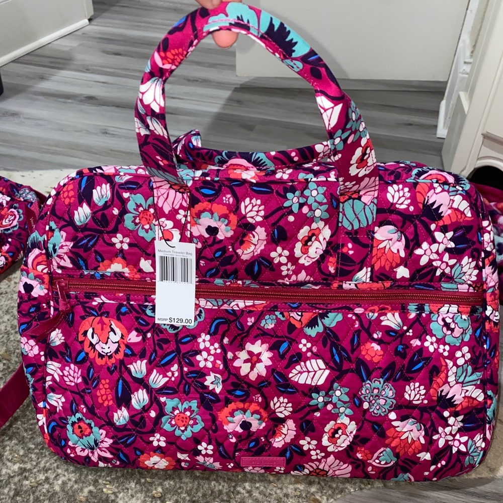 vera bradley medium traveler bag.